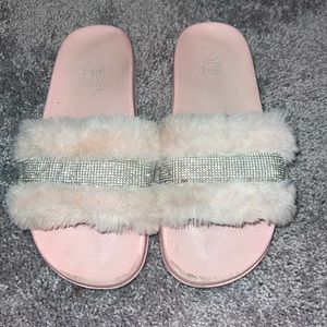 Women’s slides